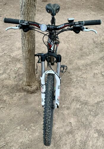 Scott Spark 60 Mountain Bike - Fresh Stock Dated December 2025