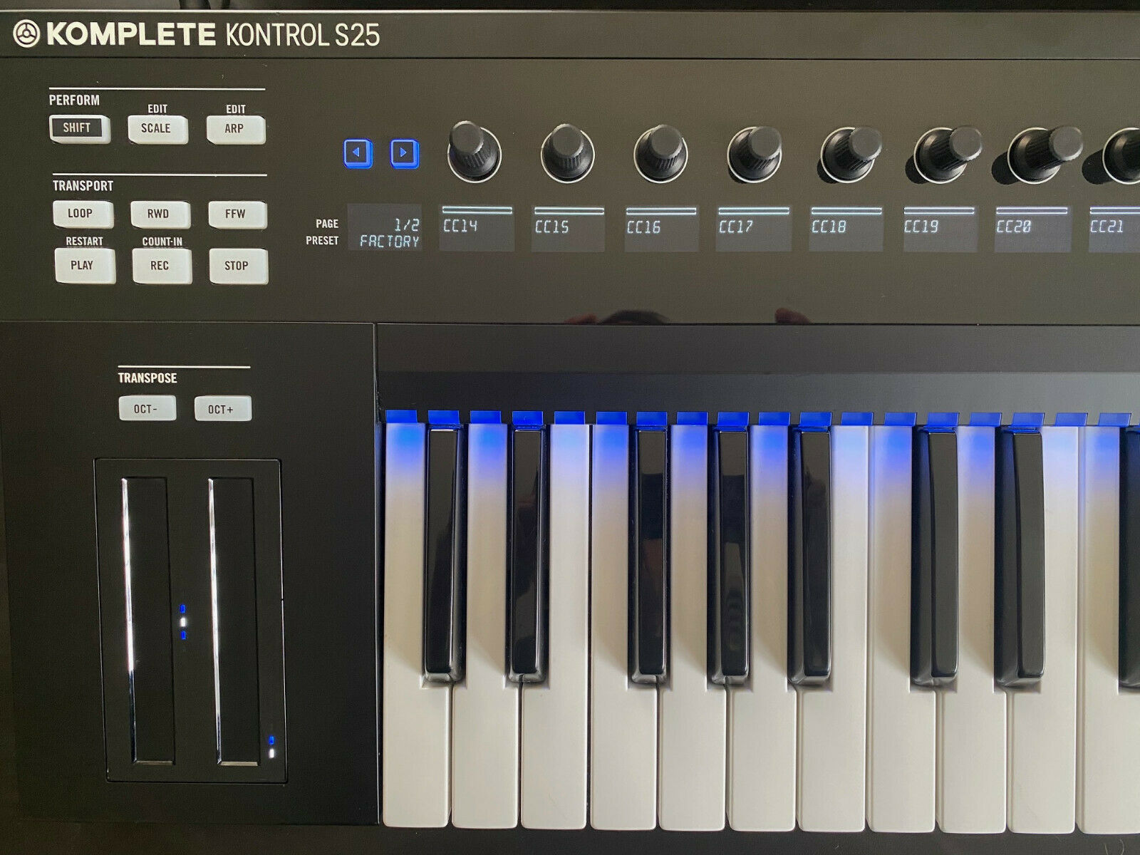 Native Instruments Komplete Kontrol S25 Keyboard MIDI Controller - Fresh Stock Dated December 2025