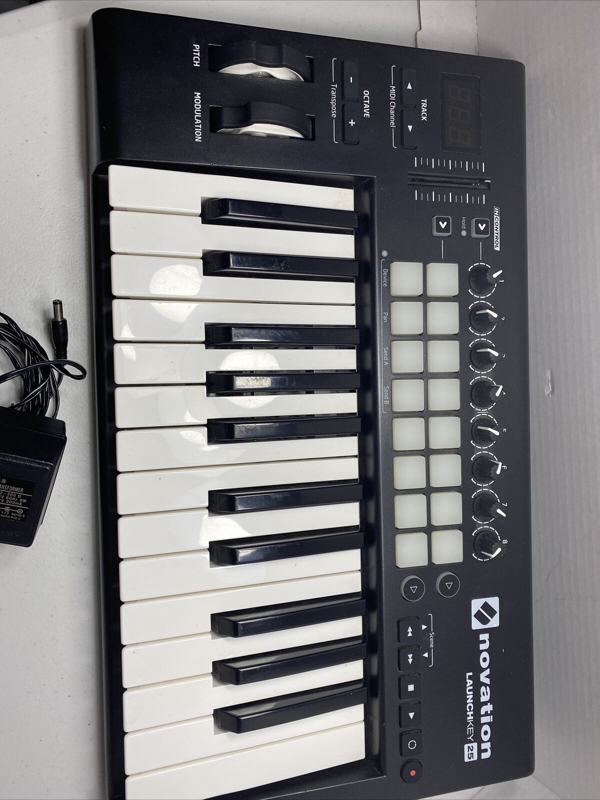 novation launchkey 25 mk2 - Fresh Stock Dated December 2025