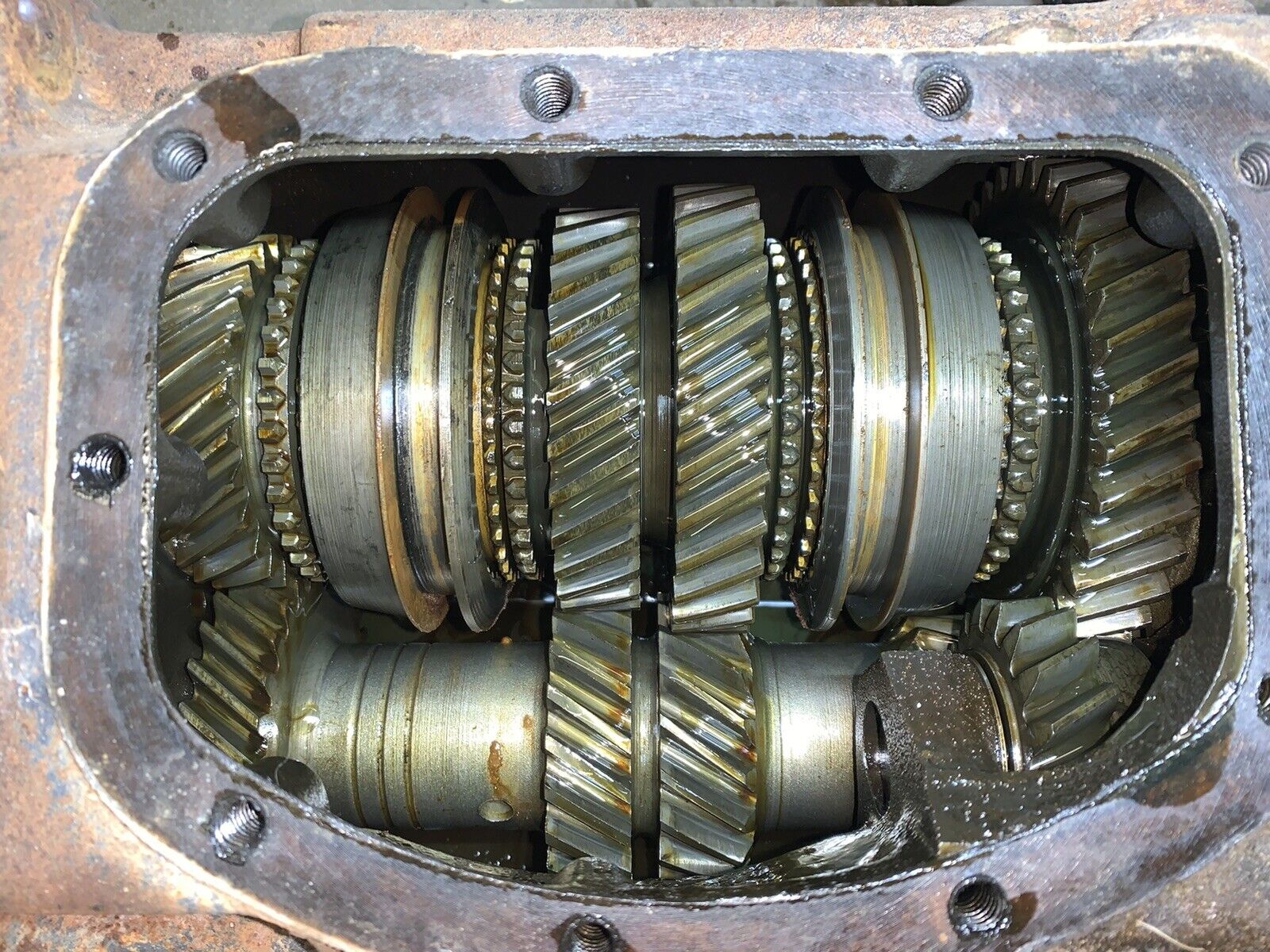 Ford Borg Warner T10 4 Speed Transmission Ford Galaxy Broken Ear Parts J17882 - Fresh Stock Dated December 2025