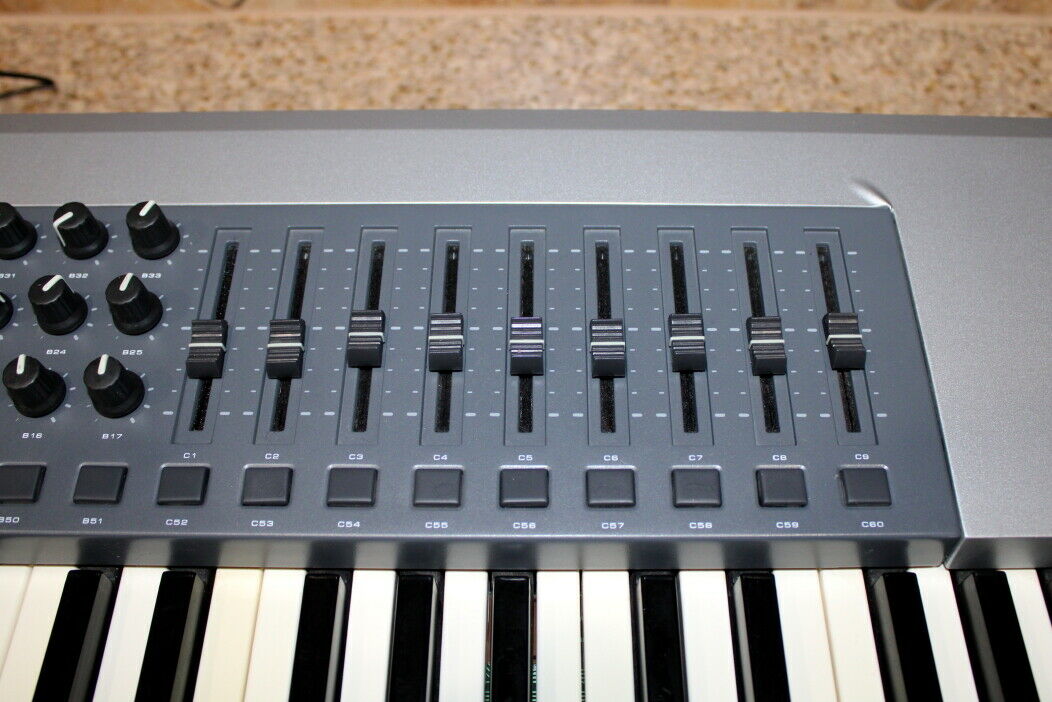 M-AUDIO KEYSTATION Pro 88 / 88-Key Hammer-Action / USB MIDI Master Controller - Fresh Stock Dated December 2025