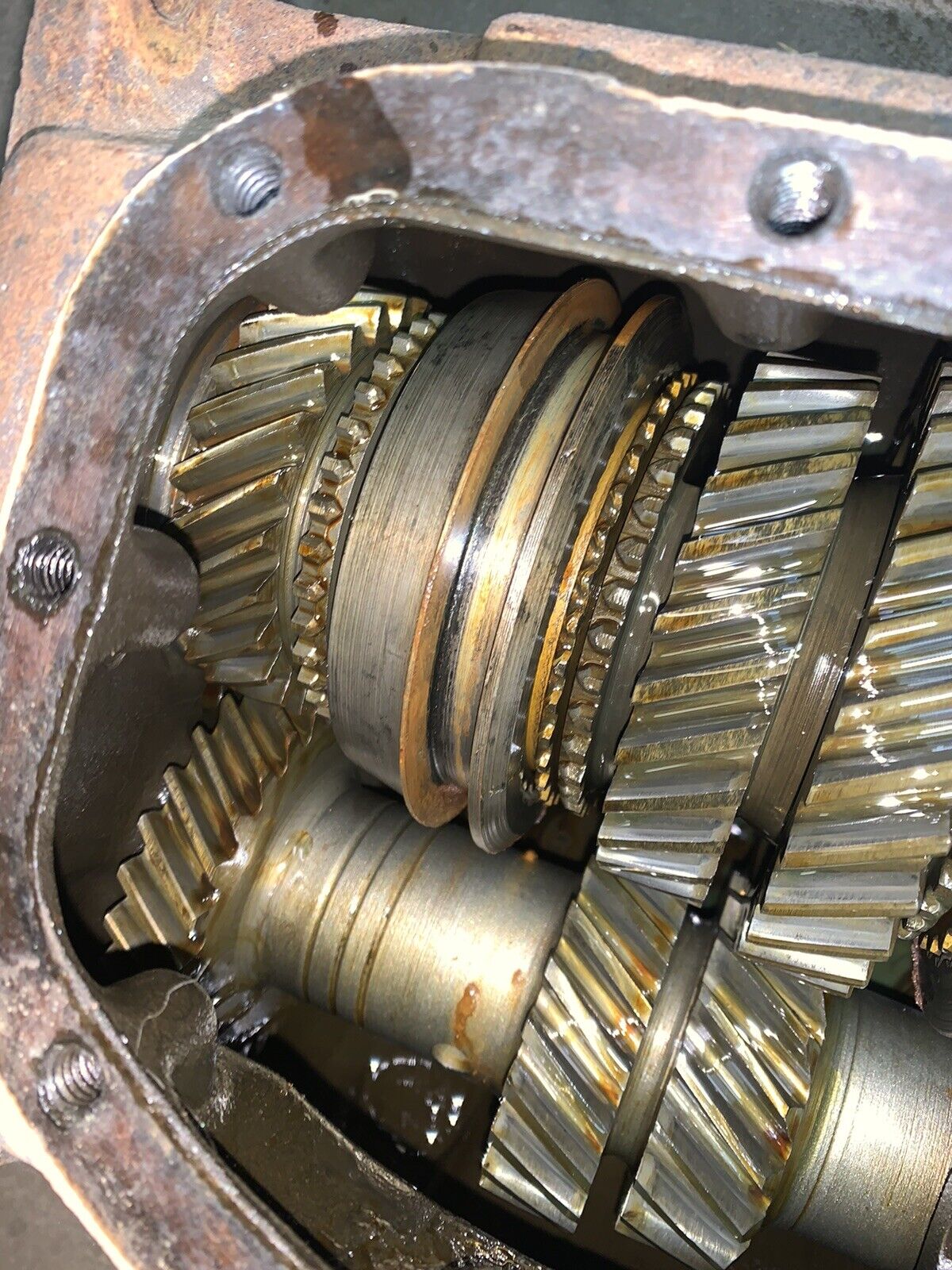 Ford Borg Warner T10 4 Speed Transmission Ford Galaxy Broken Ear Parts J17882 - Fresh Stock Dated December 2025