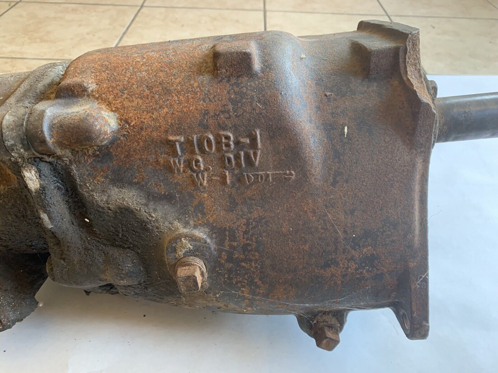 Ford Borg Warner T10 4 Speed Transmission Ford Galaxy Broken Ear Parts J17882 - Fresh Stock Dated December 2025