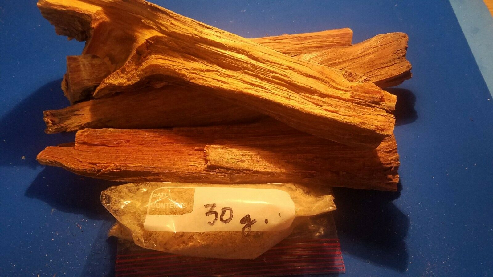 HEART PINE KINDLING 2 POUNDS CHUNKY PLUS HIRESIN SAWDUST TINDER - Fresh Stock Dated December 2025