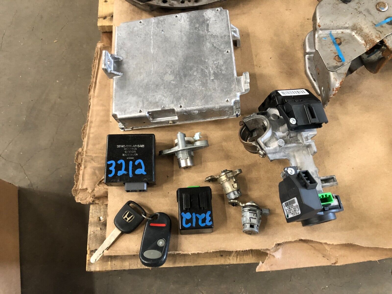 07-08 HONDA ELEMENT MANUAL TRANSMISSION ECU AND AXLES KIT SWAP TRANSMISS LOT3212 - Fresh Stock Dated December 2025