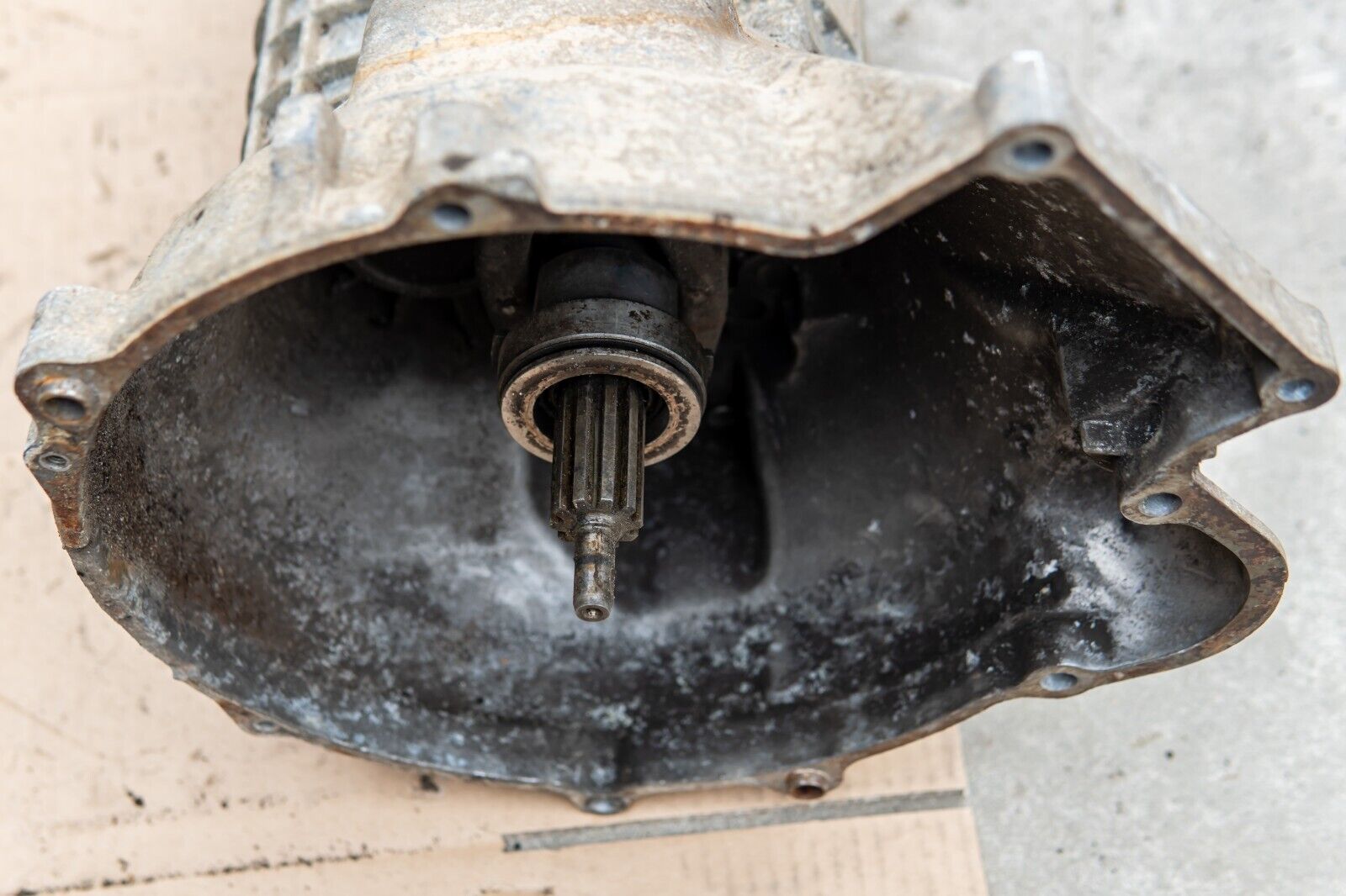 BMW E12 M10 5 speed manual gearbox with speedo drive - also fits E6 & E10 USED G - Fresh Stock Dated January 2026