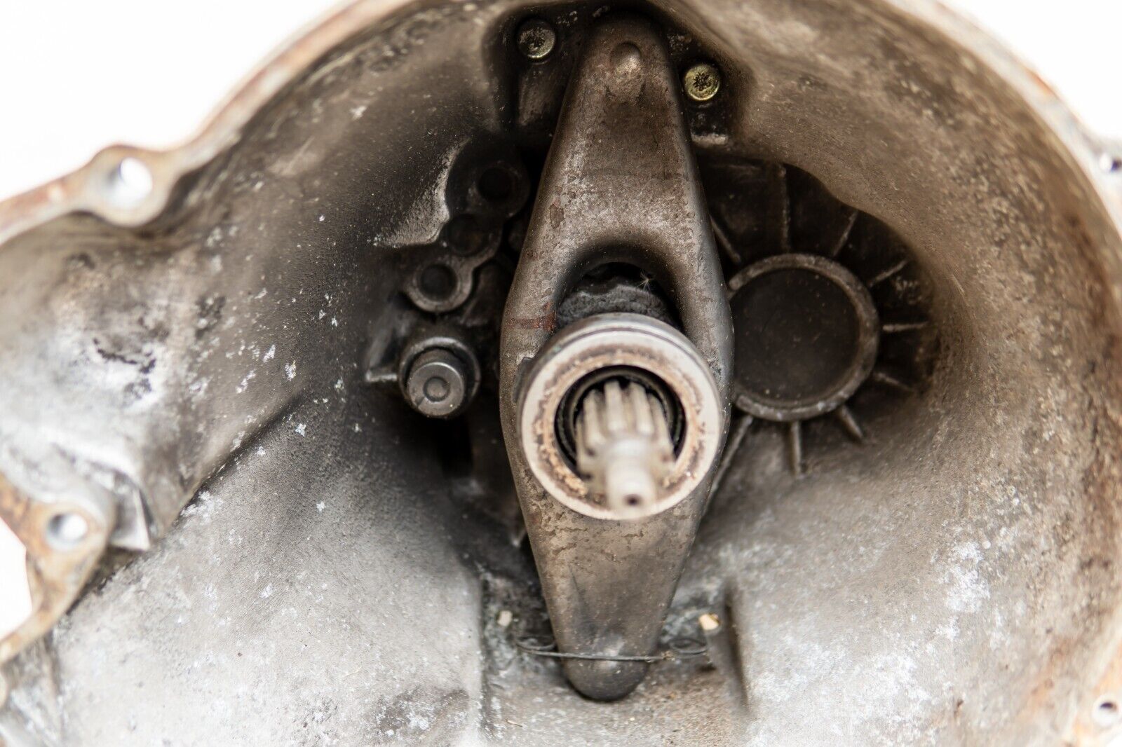 BMW E12 M10 5 speed manual gearbox with speedo drive - also fits E6 & E10 USED G - Fresh Stock Dated January 2026