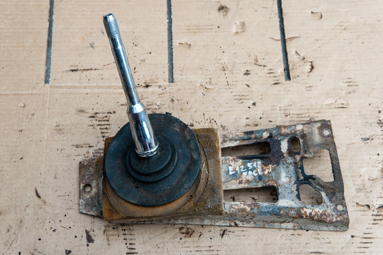 BMW E12 M10 5 speed manual gearbox with speedo drive - also fits E6 & E10 USED G - Fresh Stock Dated January 2026