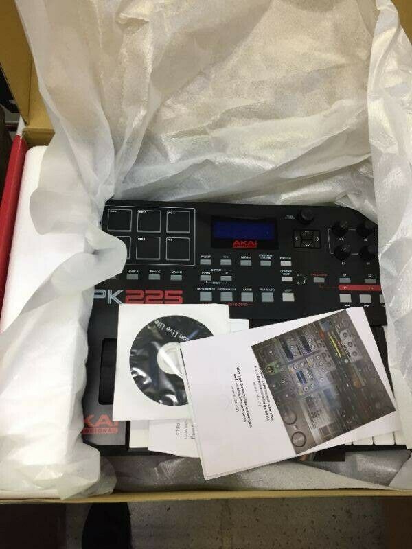 AKAI Professional MPK225 USB MIDI Keyboard Controller 25 Keys 8 MPC Pads Q links - Fresh Stock Dated December 2025