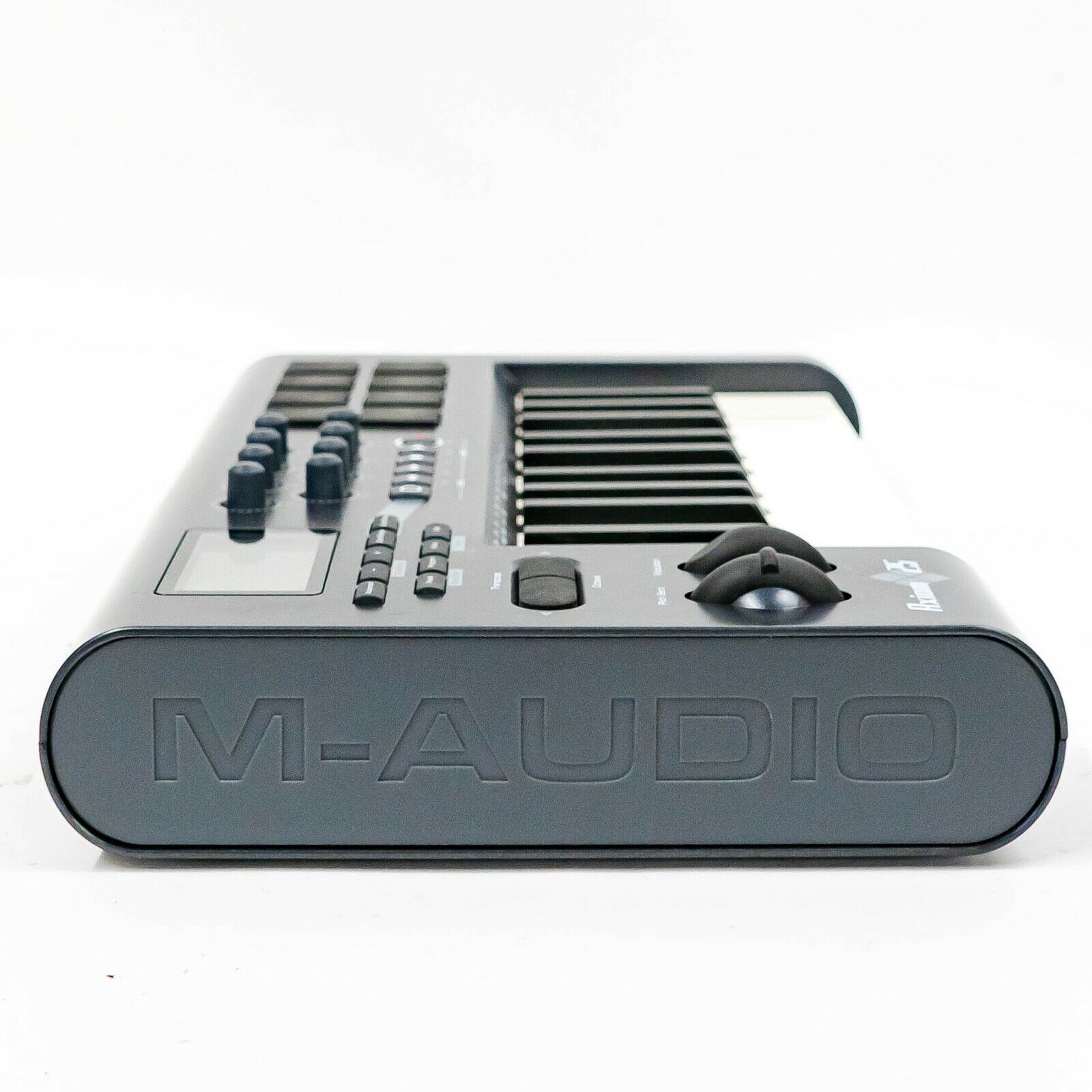 M-Audio Axiom 25 - 25-key USB MIDI Keyboard Controller with Semi-weighted Action - Fresh Stock Dated December 2025
