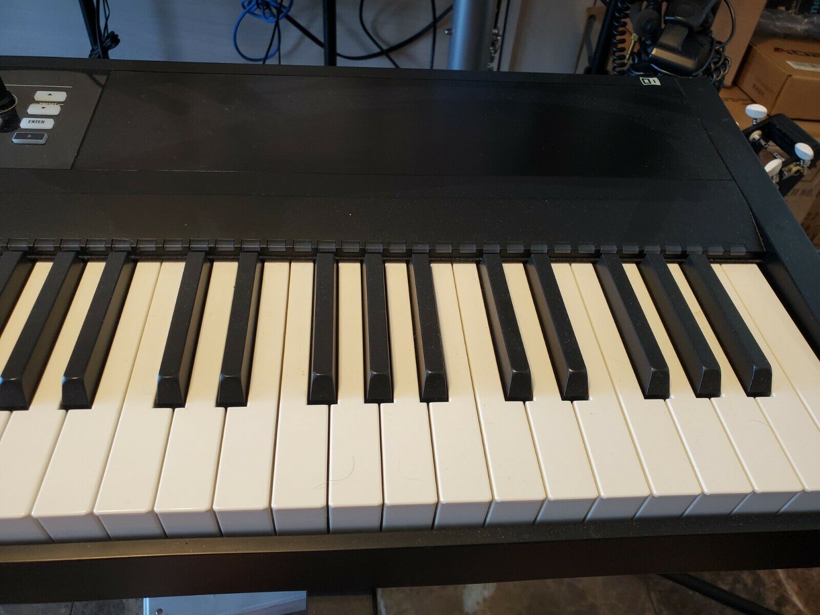Native Instruments Komplete Kontrol S88 Keyboard - Fresh Stock Dated December 2025