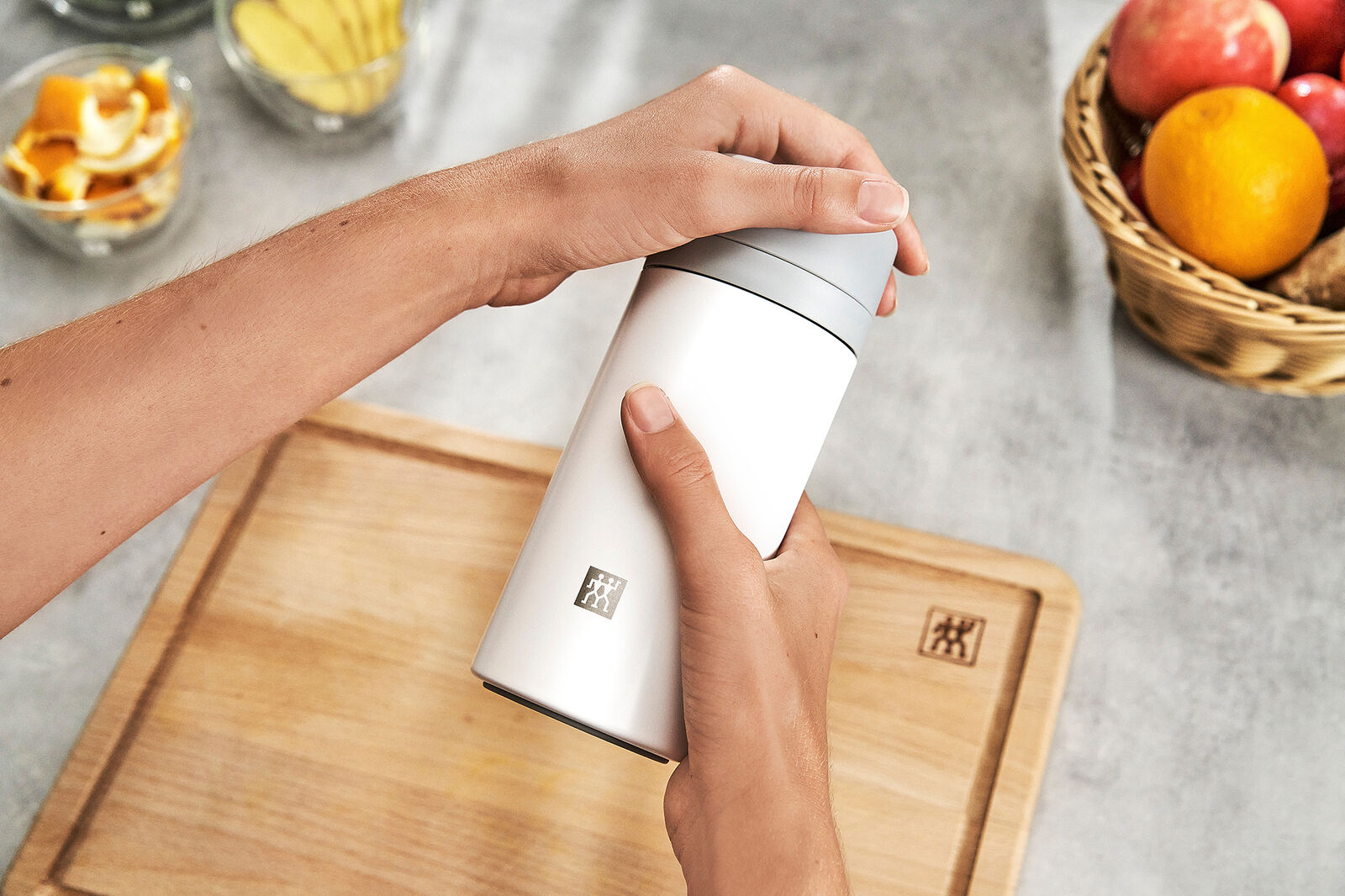 ZWILLING Thermo 14.2 oz Tea & Fruit Infuser Bottle - Fresh Stock Dated February 2026