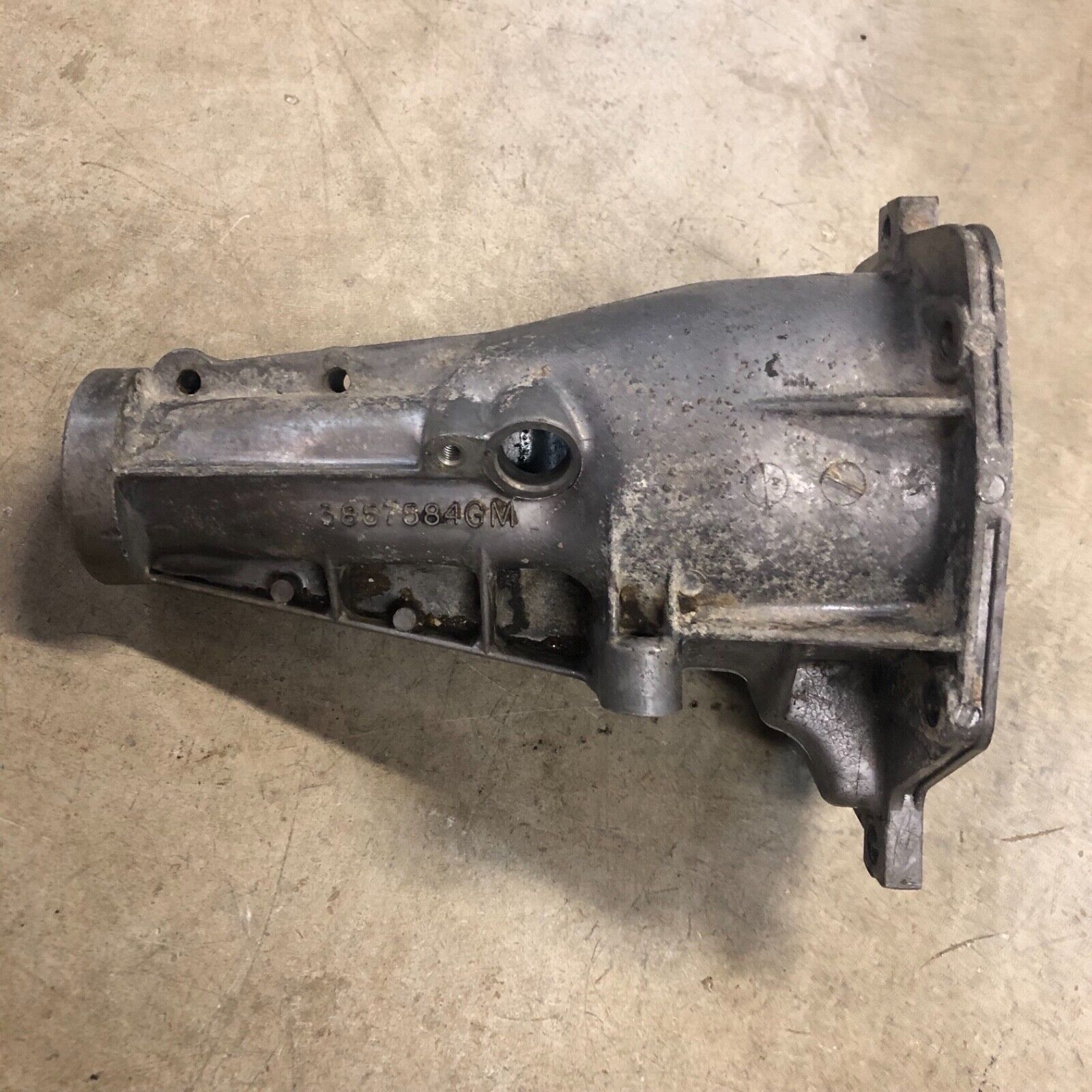 Muncie 854 Tailhousing M20 M21 M22 Nova Camaro Chevelle - Fresh Stock Dated December 2025