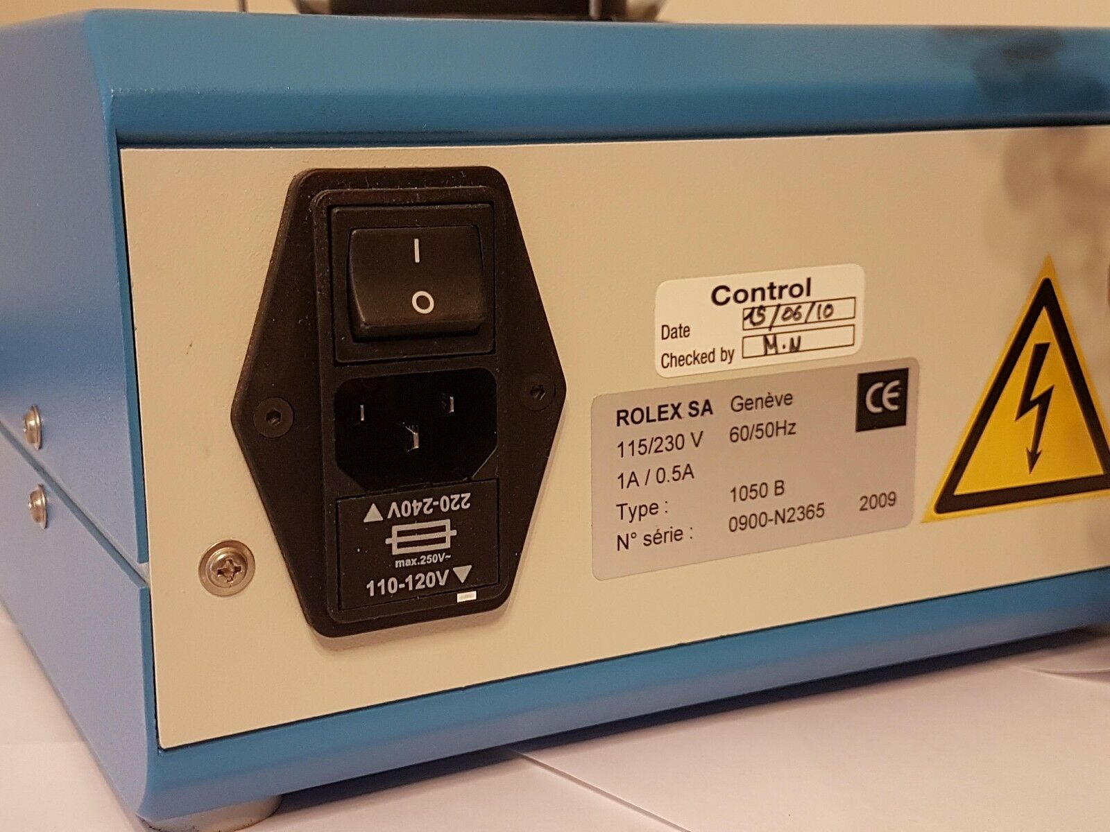 ROLEX VACUUM / PRESSURE TESTER REF 1050-B, WORKING WITH BOOK & ELECTRICAL CORD - Fresh Stock Dated December 2025