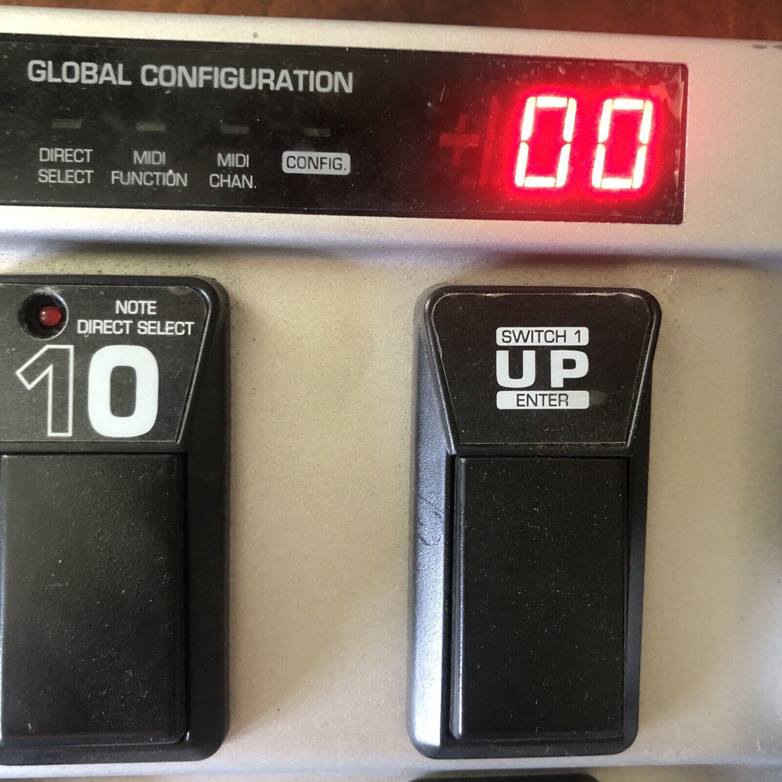 Behringer FCB 1010 MIDI Ultra-Flexible Foot Controller For Parts - Fresh Stock Dated December 2025