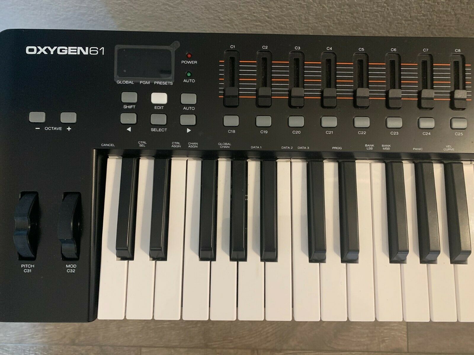 M-AUDIO OXYGEN 61 - Fresh Stock Dated December 2025