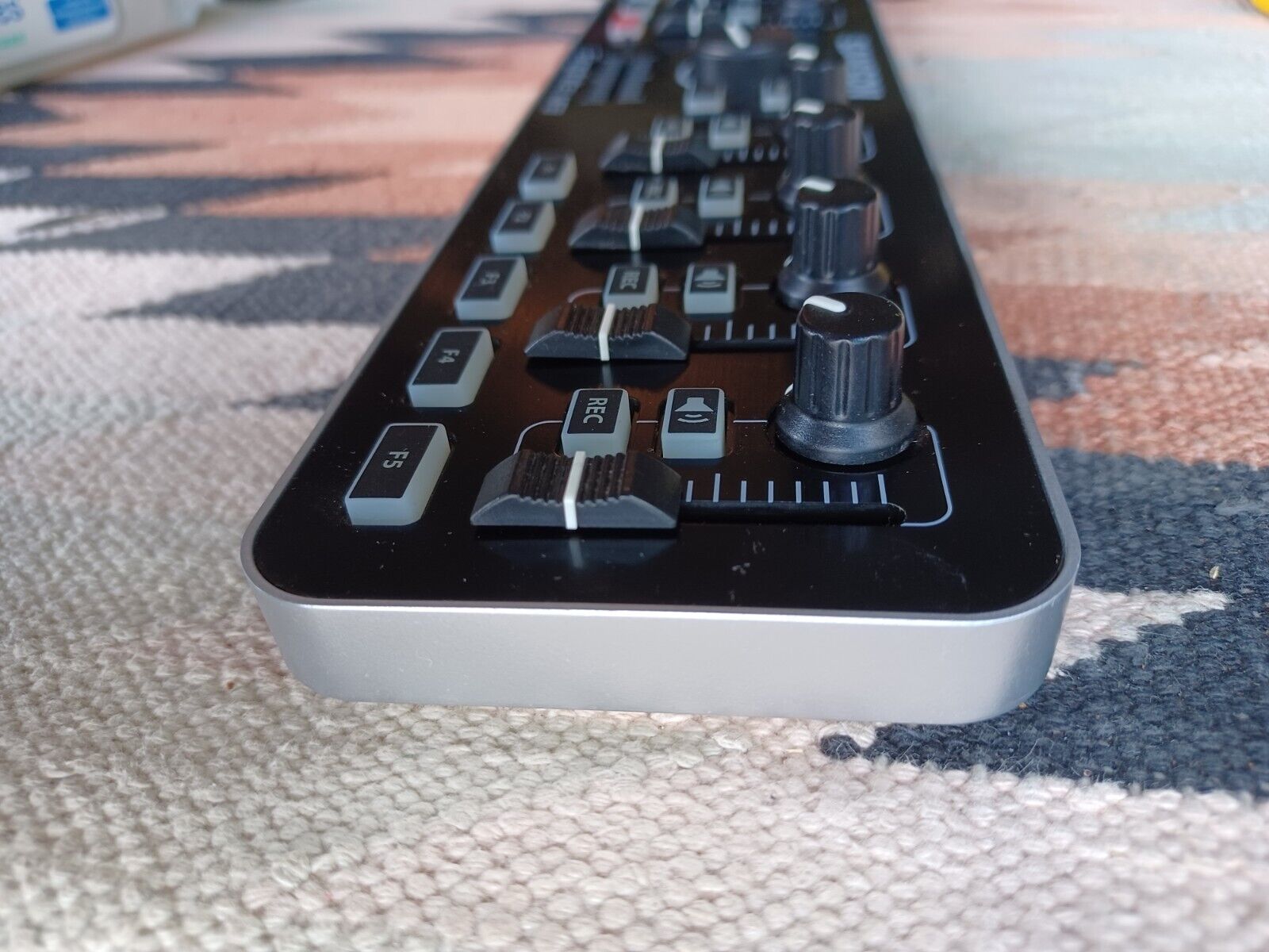 Samson Graphite MF8 USB Midi Controller DAW Control - Fresh Stock Dated December 2025