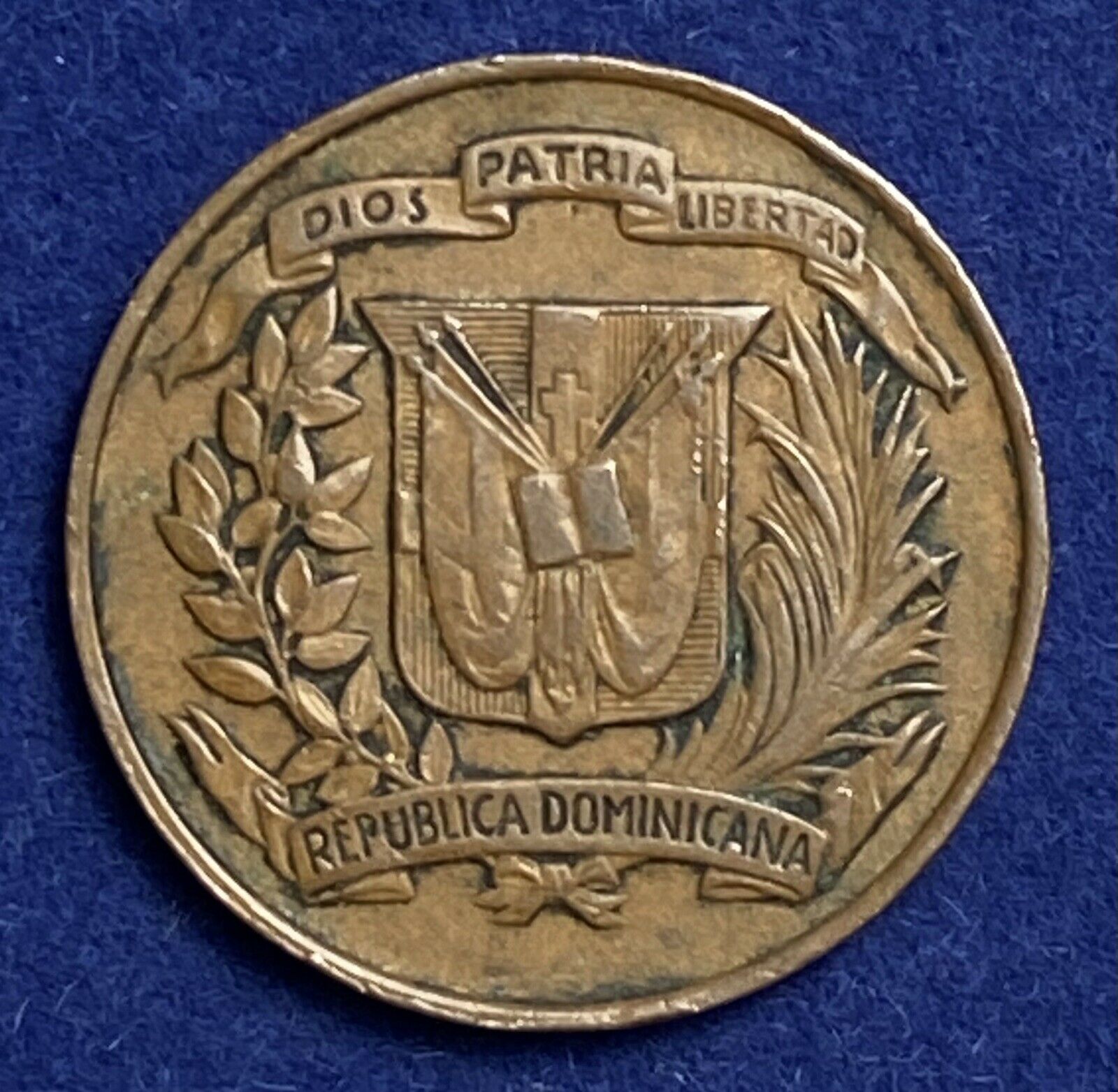 DOMINICAN REPUBLIC 1 Un centavo 1937 First Year of Issue 