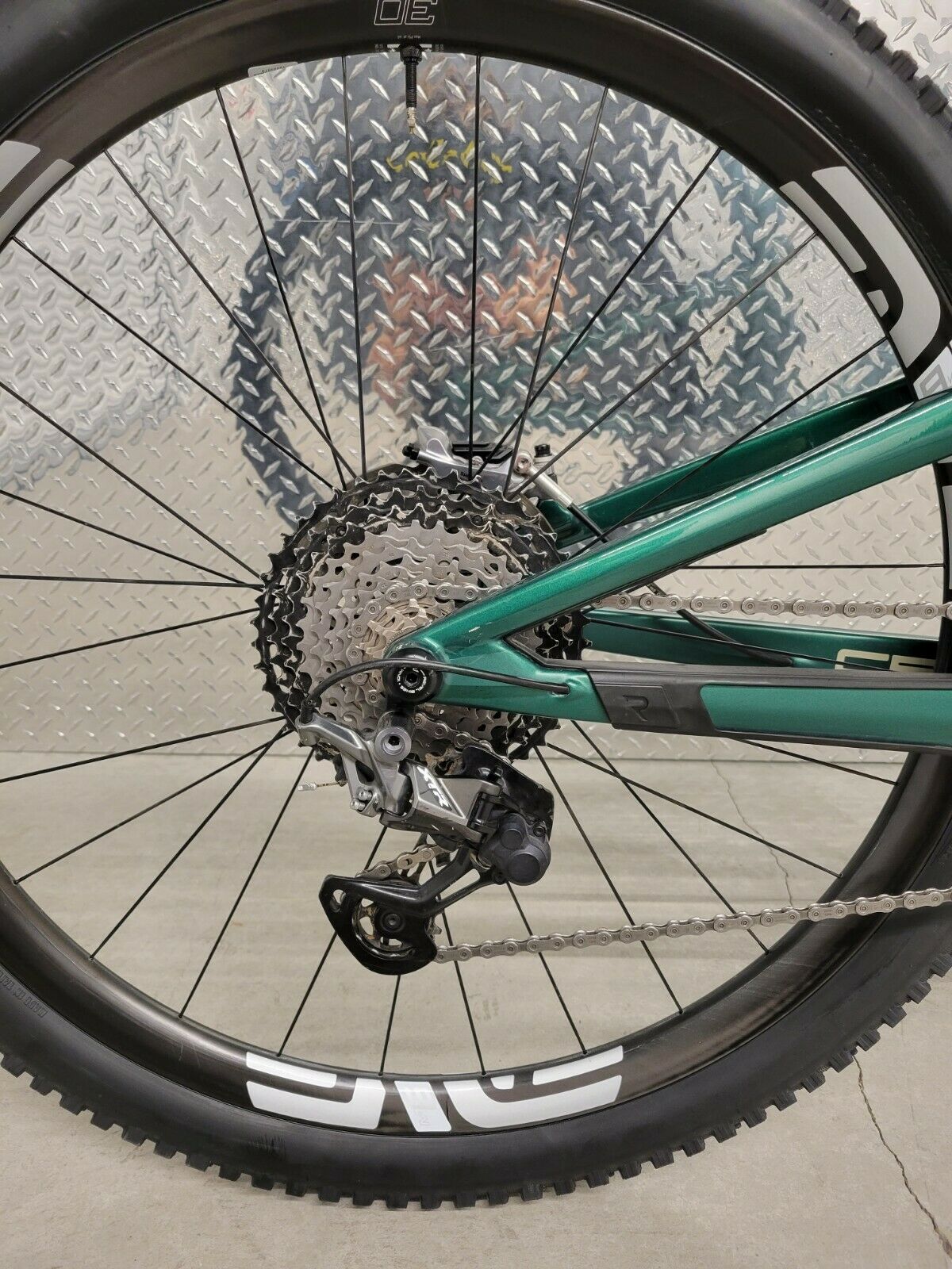 Revel Ranger XTR Large ENVE - Fresh Stock Dated December 2025