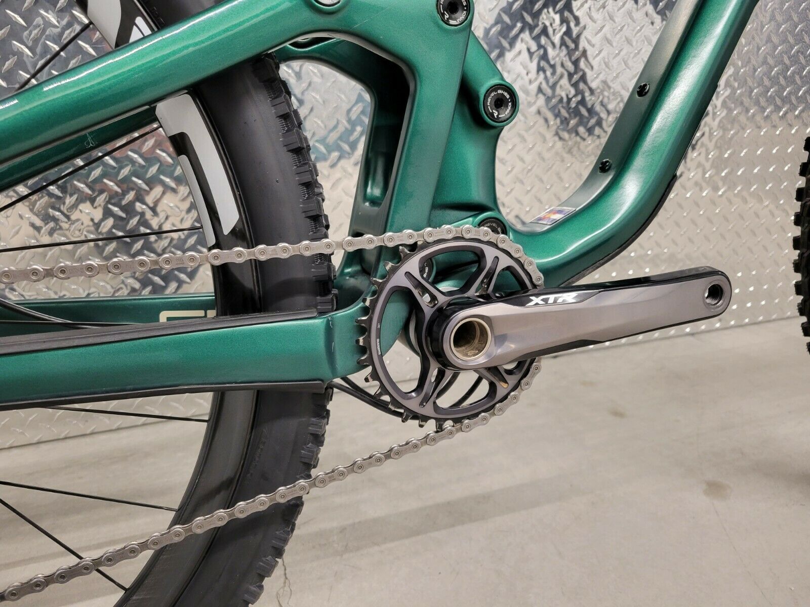 Revel Ranger XTR Large ENVE - Fresh Stock Dated December 2025