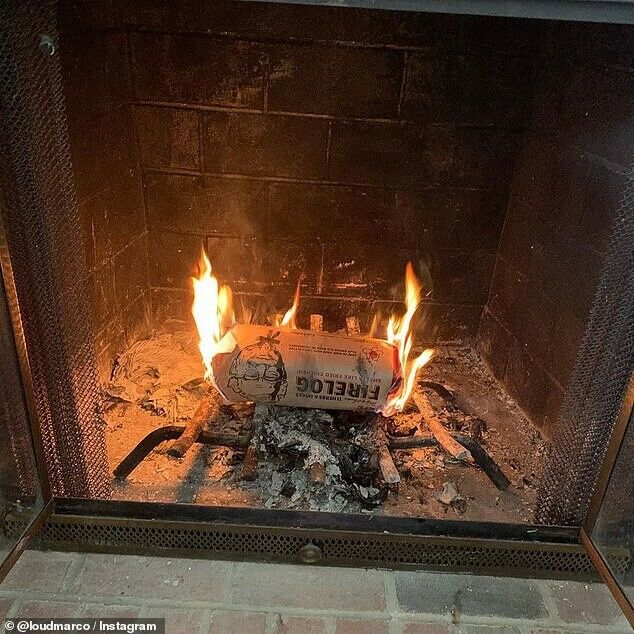 🔥(2)Limited EditionKFC FIRELOG Fire Log Colonels Fried Chicken 11 HERBS &SPICES - Fresh Stock Dated January 2026