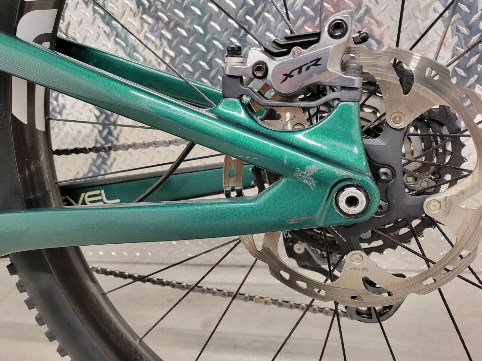 Revel Ranger XTR Large ENVE - Fresh Stock Dated December 2025