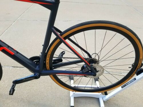 BMC Roadmachine 01 Ultegra Disc - Fresh Stock Dated December 2025