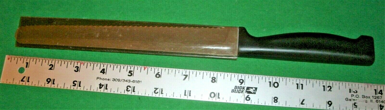 Chicago Cutlery Signature Bread Knife with blade shield - Fresh Stock Dated January 2026