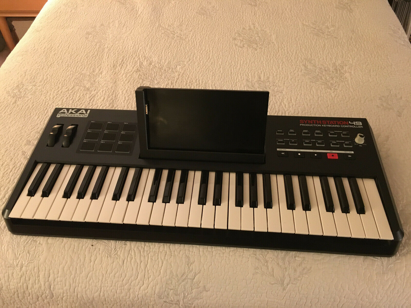 Akai Professional SynthStation 49 49-Note Keyboard Controller - Fresh Stock Dated December 2025