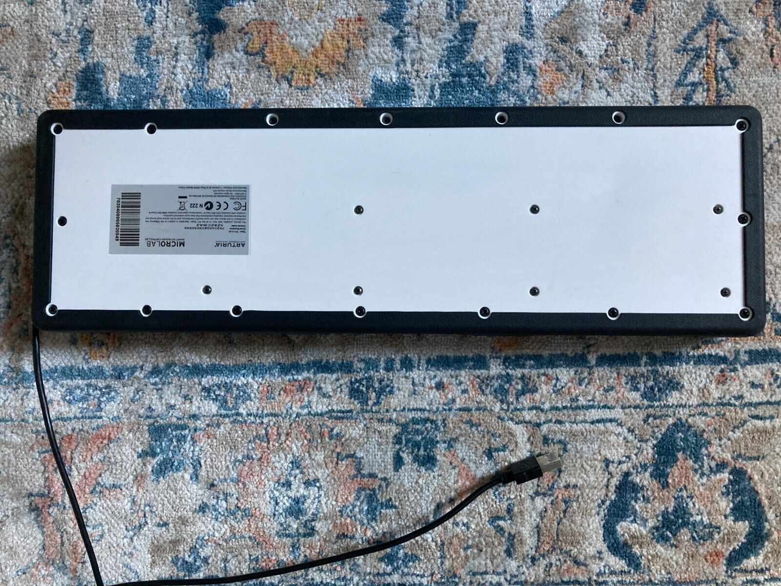 Arturia Microlab Black MIDI controller keyboard 25 key - Fresh Stock Dated December 2025