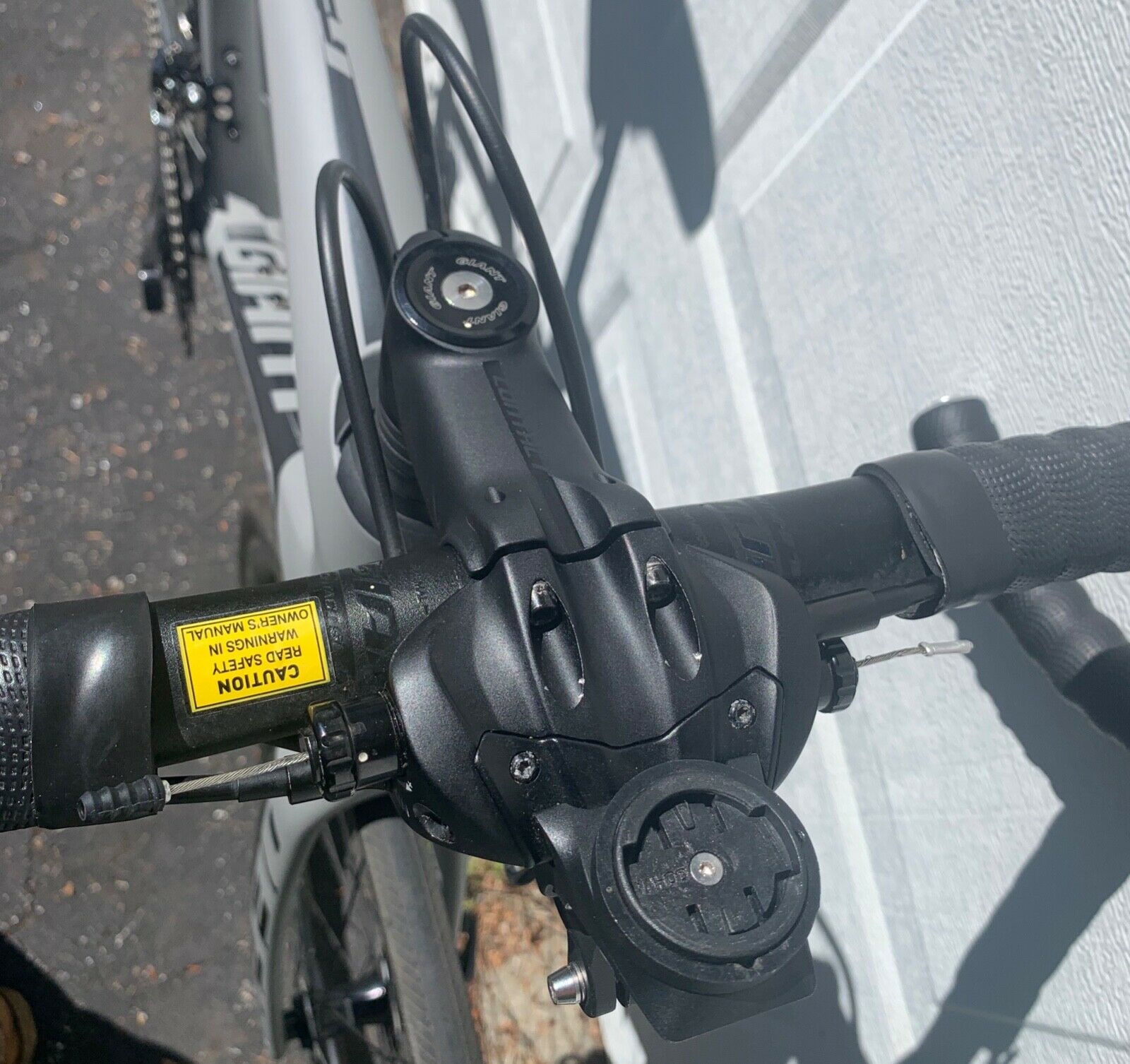 2019 Giant Defy Advanced 2  carbon medium large Road Bike- GREAT CONDITION! - Fresh Stock Dated December 2025