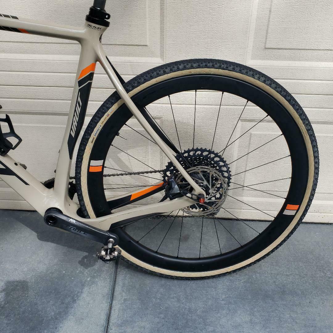 PIVOT VAULT V4 REYNOLDS CARBON Sram Force AXS e-Tap 12-Speed 2020 Retail $ 7500 - Fresh Stock Dated December 2025