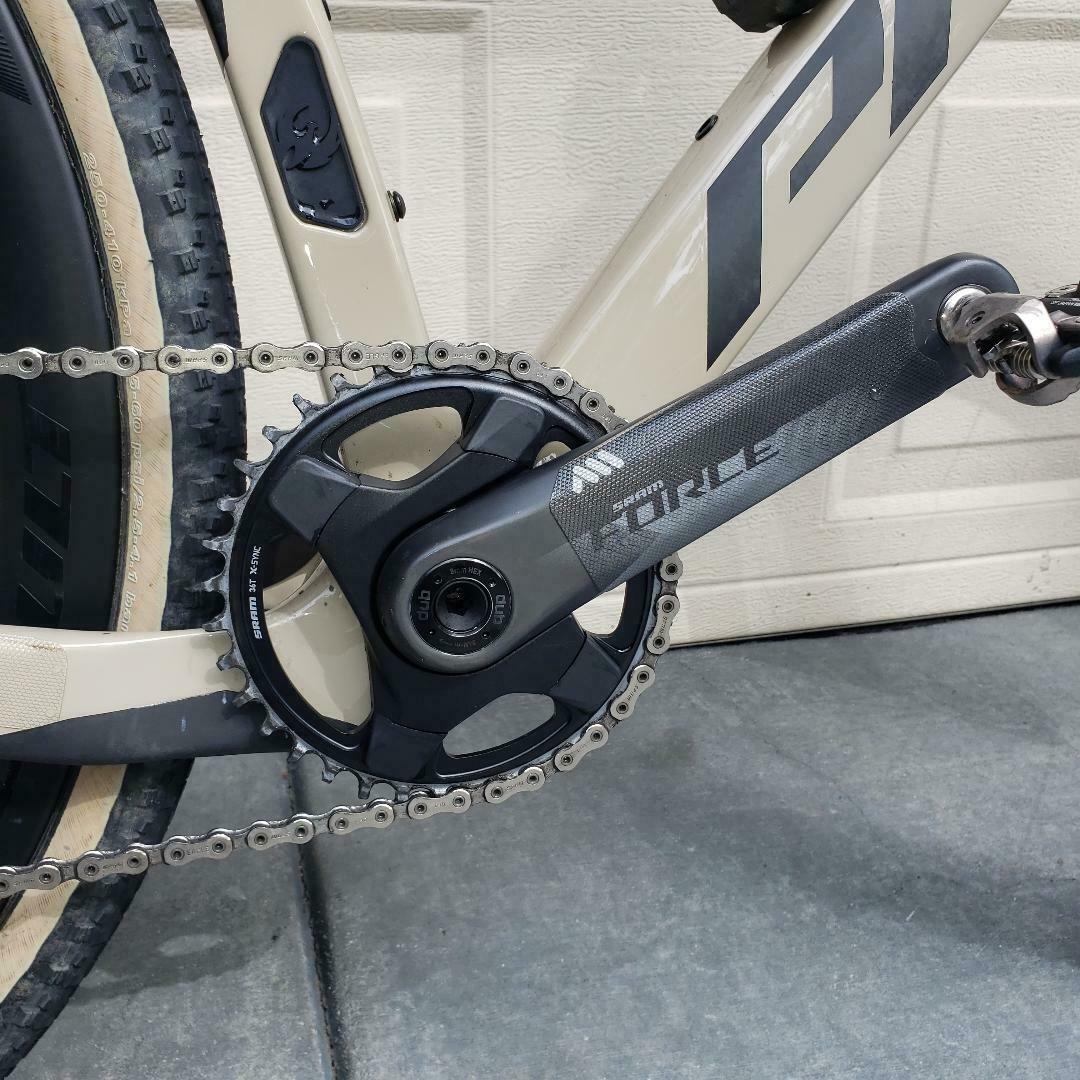 PIVOT VAULT V4 REYNOLDS CARBON Sram Force AXS e-Tap 12-Speed 2020 Retail $ 7500 - Fresh Stock Dated December 2025