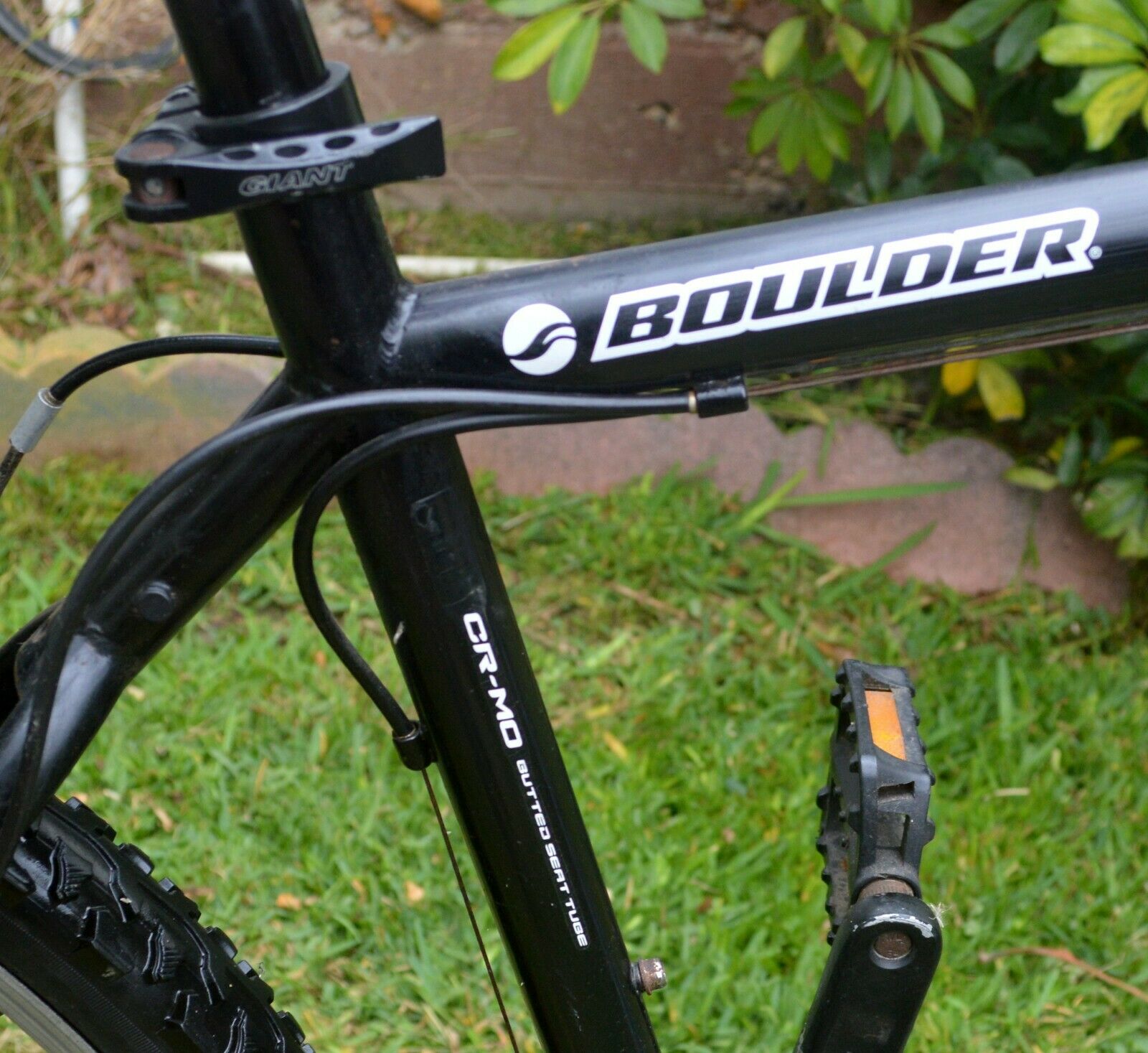 GIANT BOULDER MEN'S MOUNTAIN BIKE 21-SPEED 19