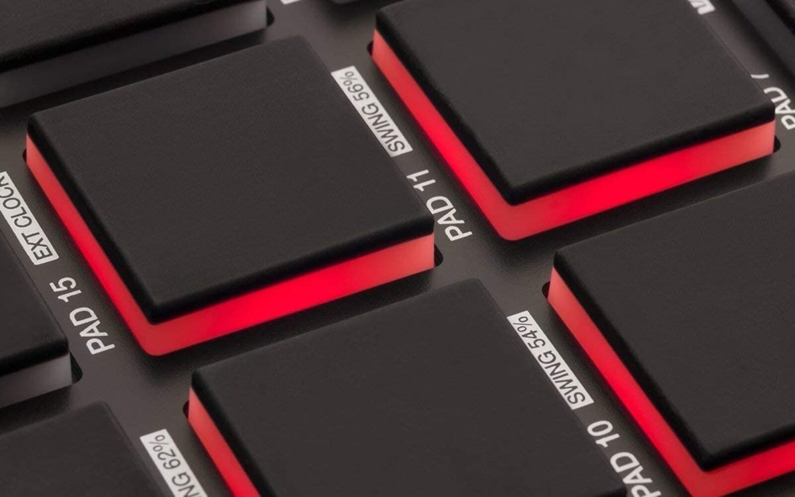 Akai MPD226 MIDI USB Pad Drum Beat Controller + 4 Port USB Hub + Cable & Ties - Fresh Stock Dated December 2025