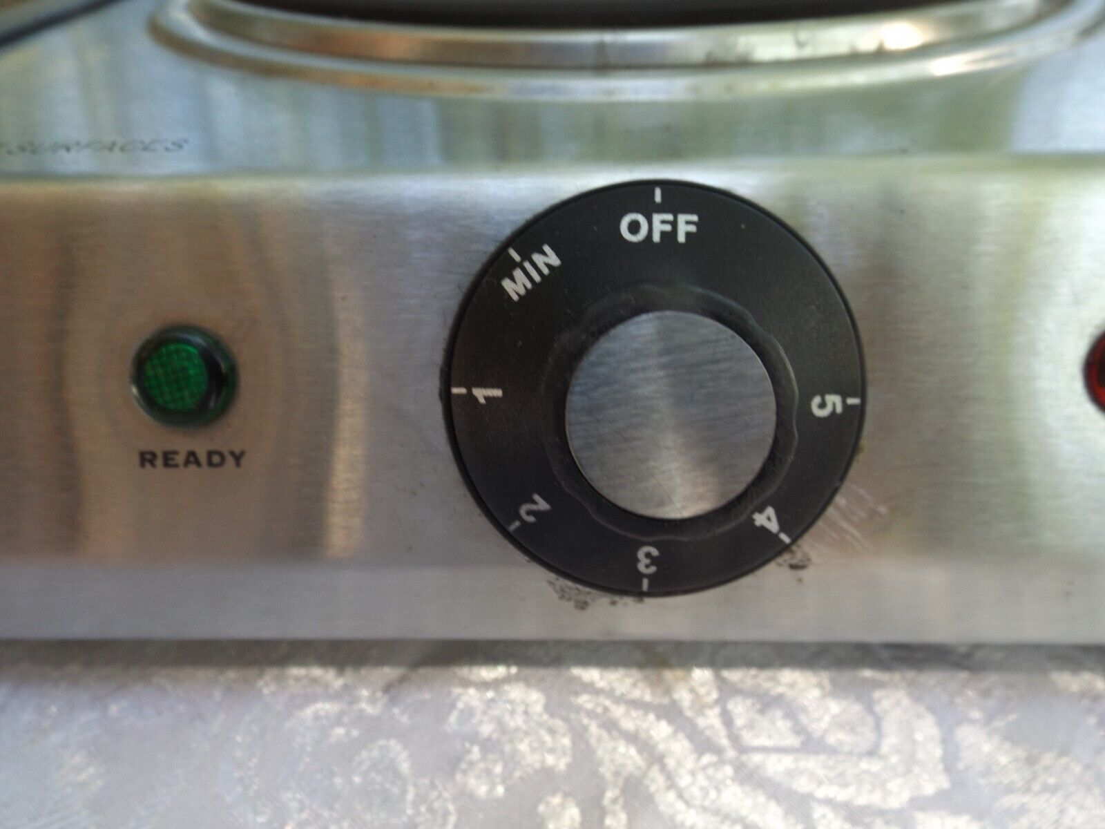 Waring Commercial DB60Heavy-Duty Commercial Cast-Iron Double Burner - Fresh Stock Dated February 2026