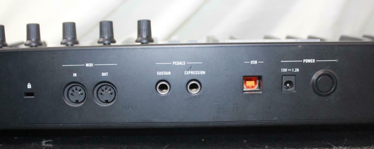 Native Instruments Komplete Kontrol S61 - Fresh Stock Dated December 2025