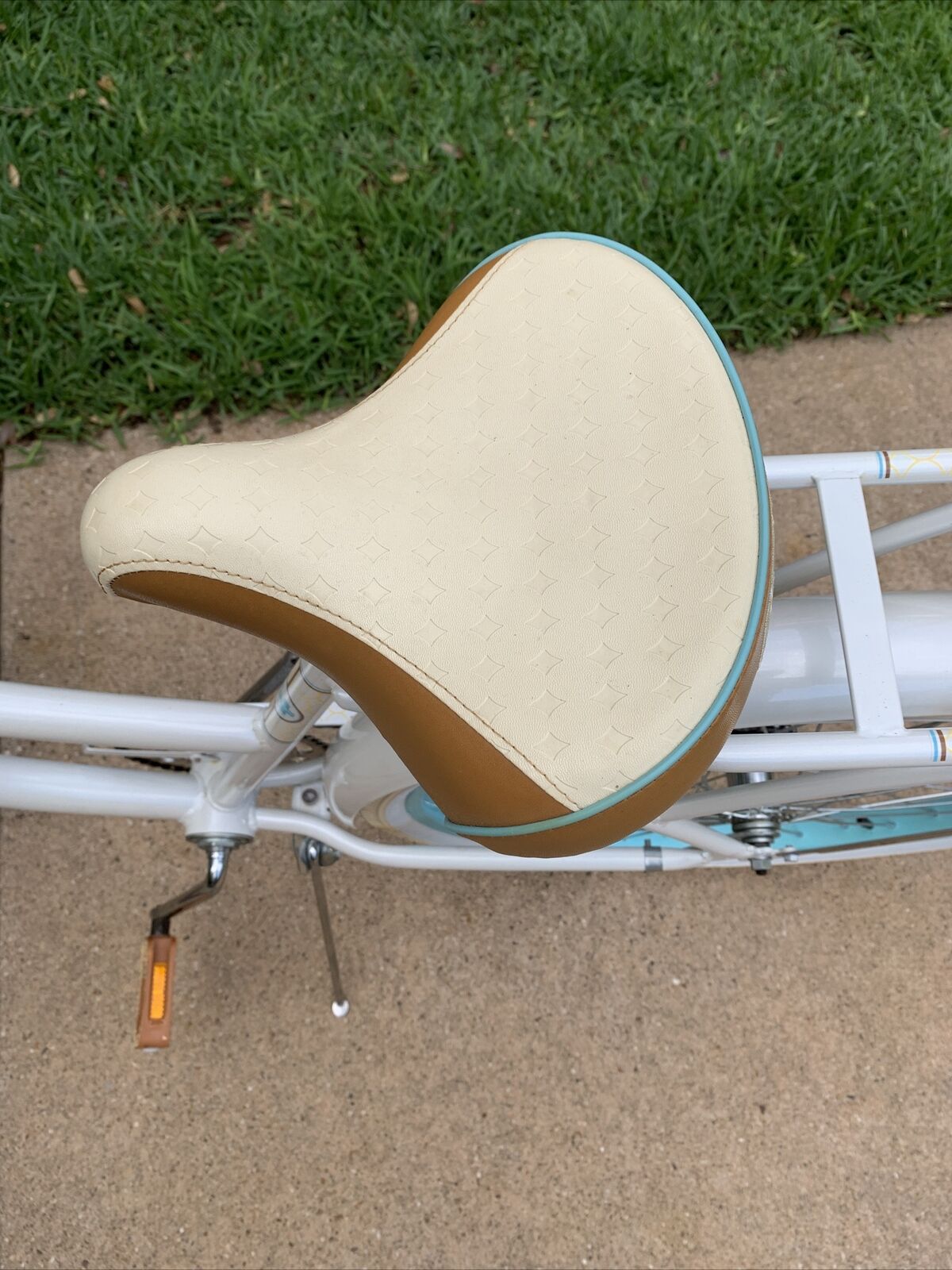 Huffy Nel Lusso 26 inch Cruiser Bike - White - Fresh Stock Dated January 2026