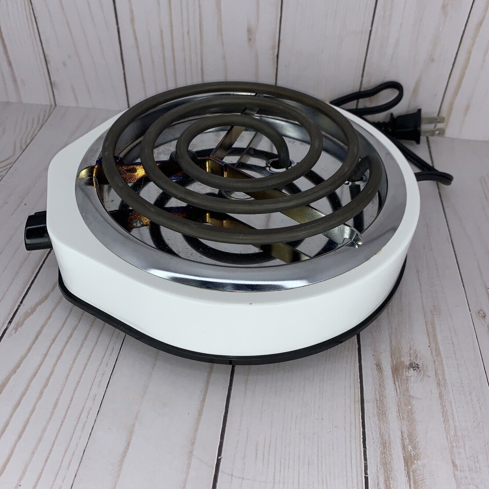 DURABRAND WS100 - 1100 Watts Single 6