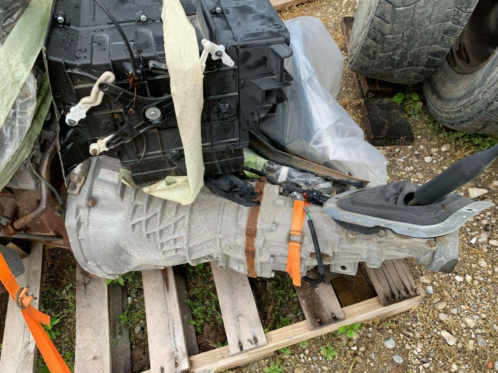 '04 Nissan Frontier 2wd 2.5L 5 speed Manual Transmission w/ Computer and Harness - Fresh Stock Dated December 2025