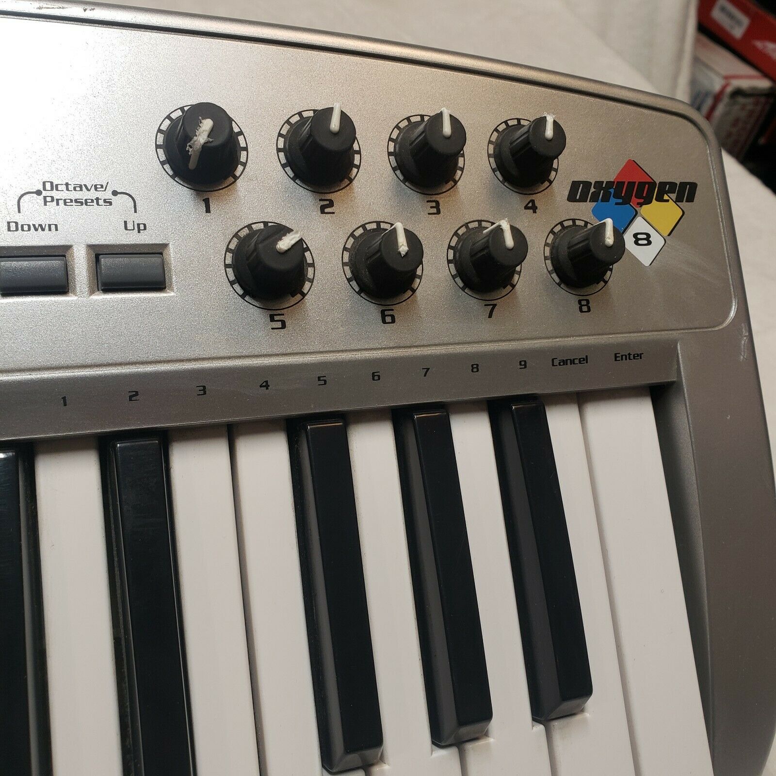 M-Audio Midiman Oxygen 8 MIDI USB Keyboard Controller DJ AUDIO EQUIPMENT - Fresh Stock Dated December 2025