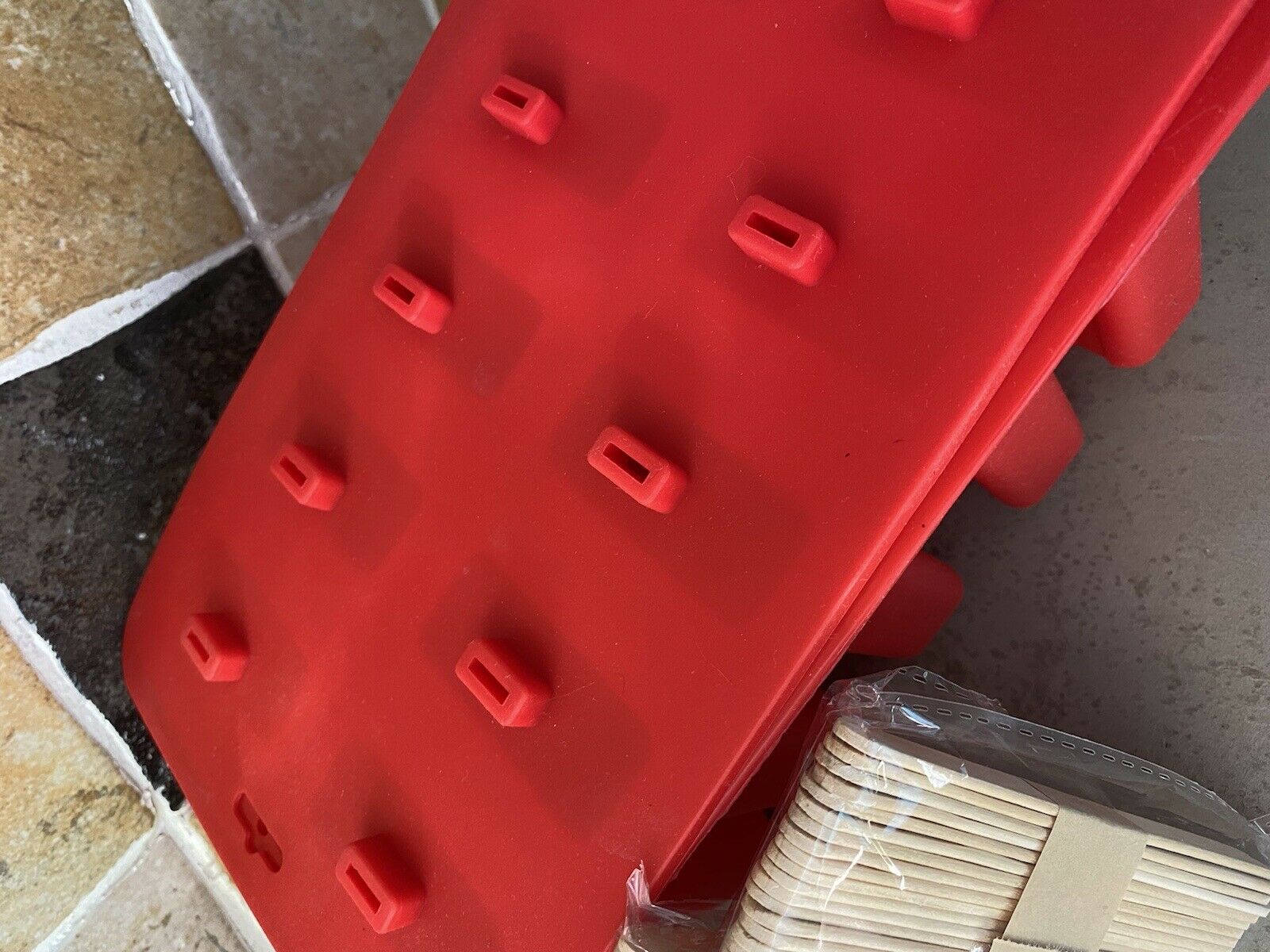 Ice Cream Popsicle Frozen Mold Silicone Lolly Pop Maker Ice Tray Lid Sticks (31) - Fresh Stock Dated February 2026