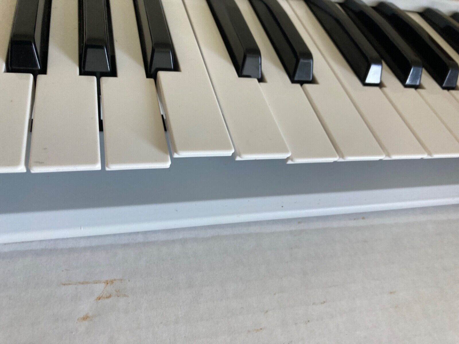 Arturia KeyLab 49 MIDI Controller Keyboard 49 Keys White 31x11x2 Analog - Fresh Stock Dated December 2025