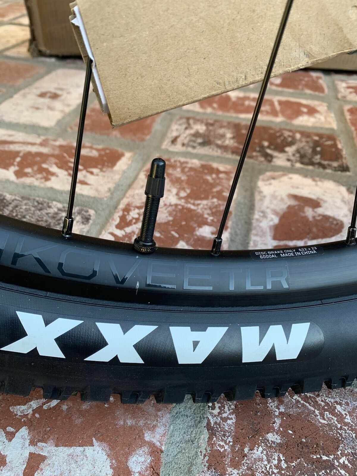 2022 TREK MARLIN 8 SIZE M /L Red MOUNTAIN BIKE Never Ridden Orig Box TUBLESS - Fresh Stock Dated December 2025