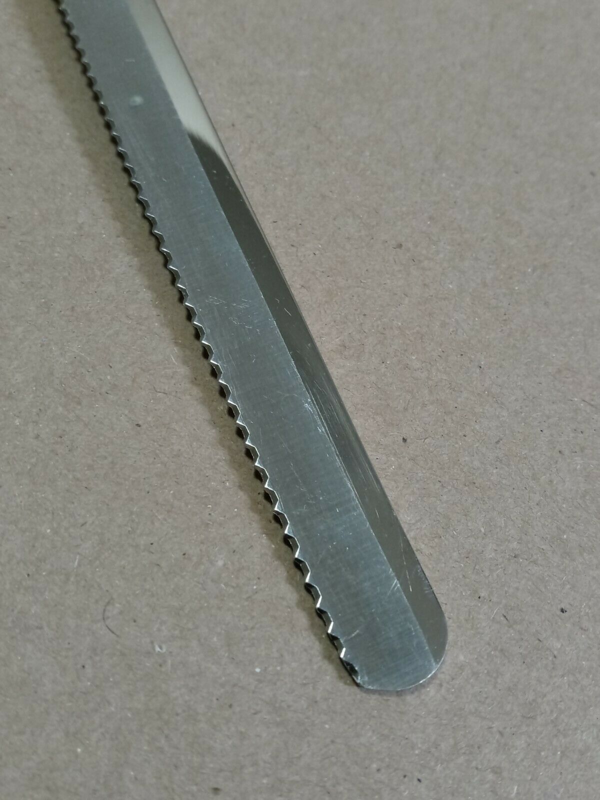 1990 Cutco DD 1724 slicing Knife - Fresh Stock Dated January 2026
