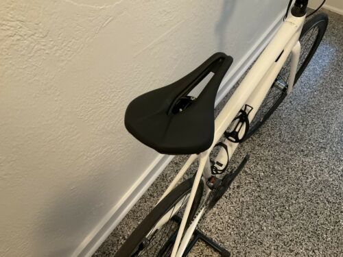 2021 Specialized Aethos Pro size 54 ultegra di2 - Fresh Stock Dated December 2025