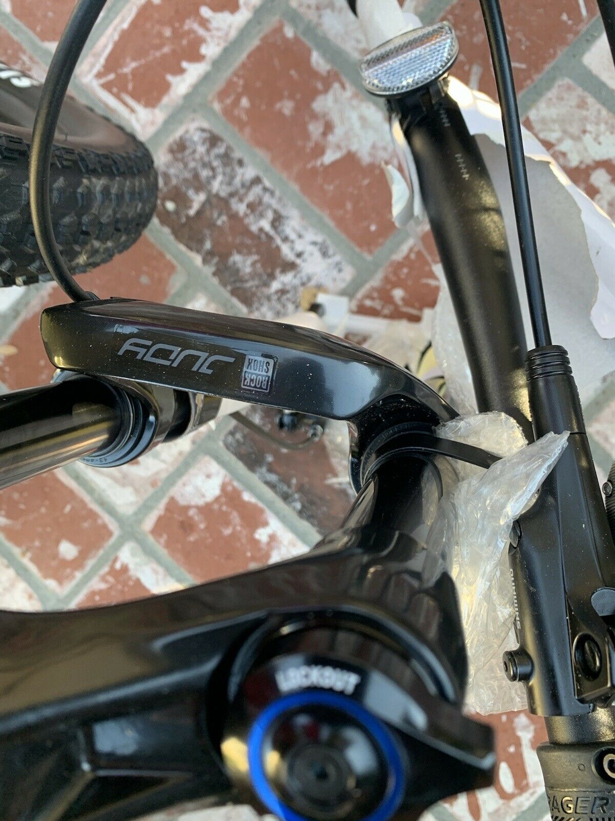 2022 TREK MARLIN 8 SIZE M /L Red MOUNTAIN BIKE Never Ridden Orig Box TUBLESS - Fresh Stock Dated December 2025