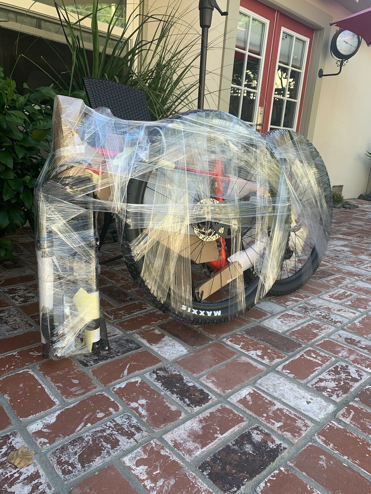 2022 TREK MARLIN 8 SIZE M /L Red MOUNTAIN BIKE Never Ridden Orig Box TUBLESS - Fresh Stock Dated December 2025