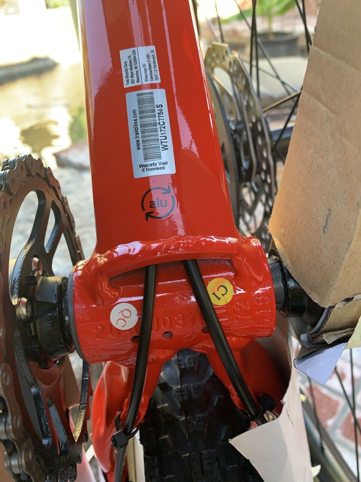 2022 TREK MARLIN 8 SIZE M /L Red MOUNTAIN BIKE Never Ridden Orig Box TUBLESS - Fresh Stock Dated December 2025