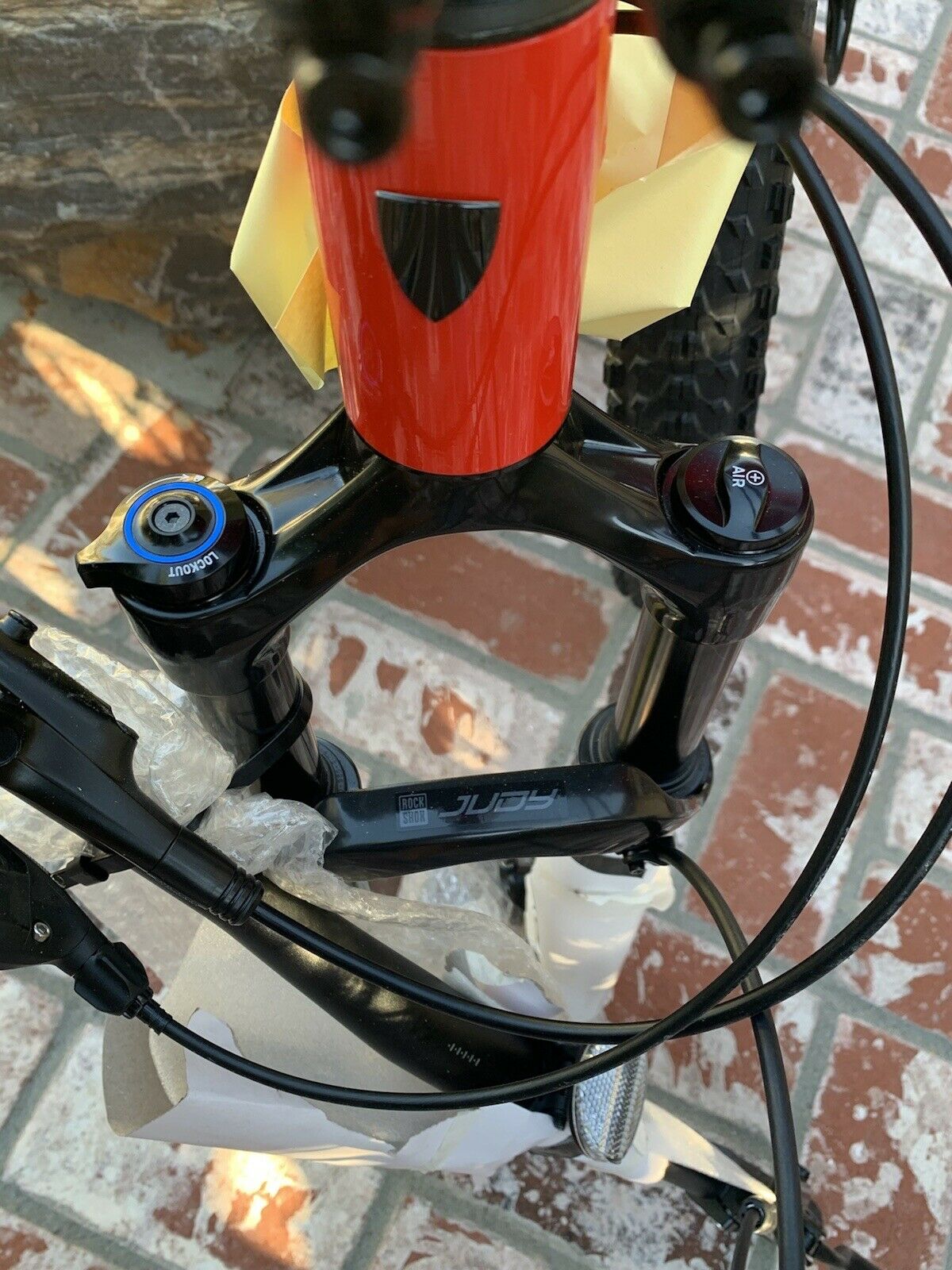 2022 TREK MARLIN 8 SIZE M /L Red MOUNTAIN BIKE Never Ridden Orig Box TUBLESS - Fresh Stock Dated December 2025